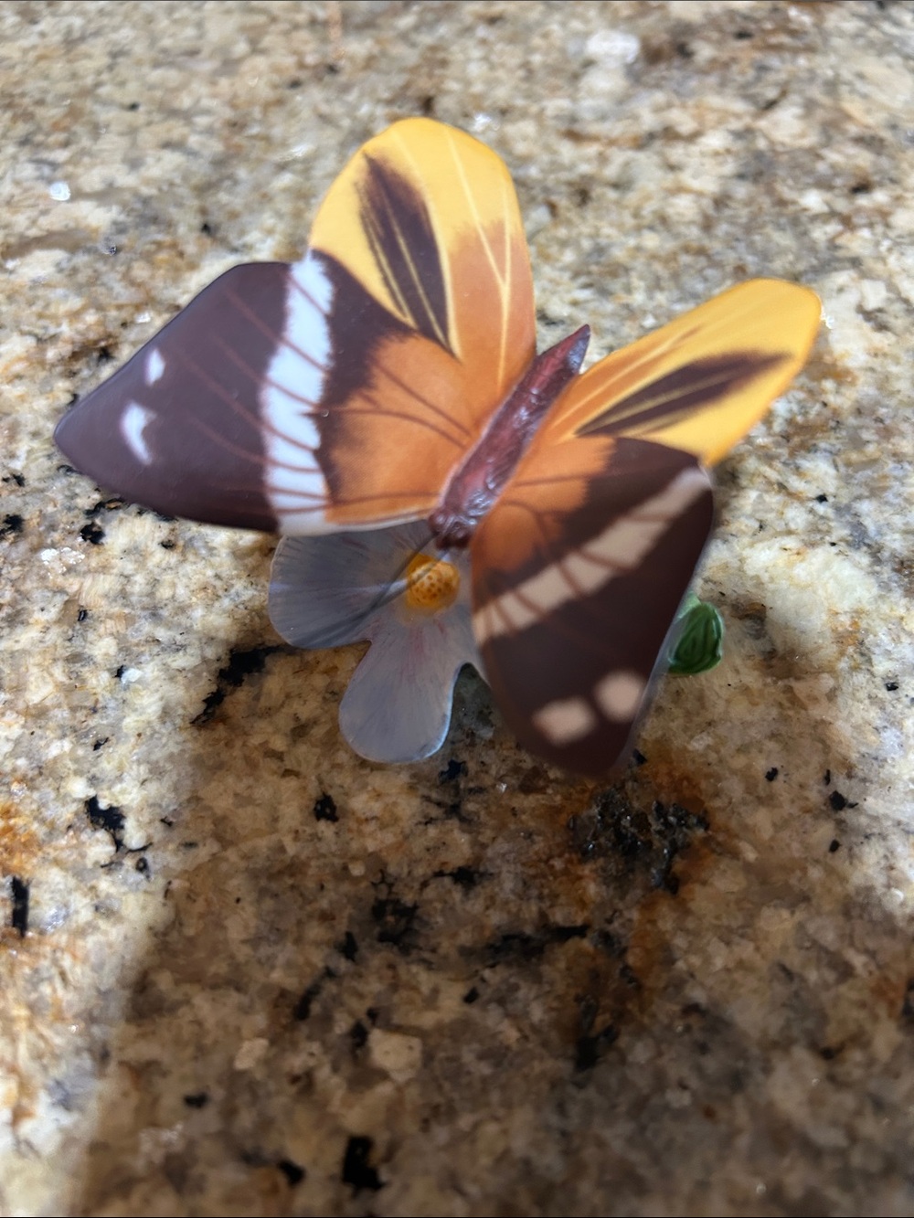 Franklin Mint Tufted Jungle King Butterfly porcelain figurine, 2.75” - Picture 8 of 8